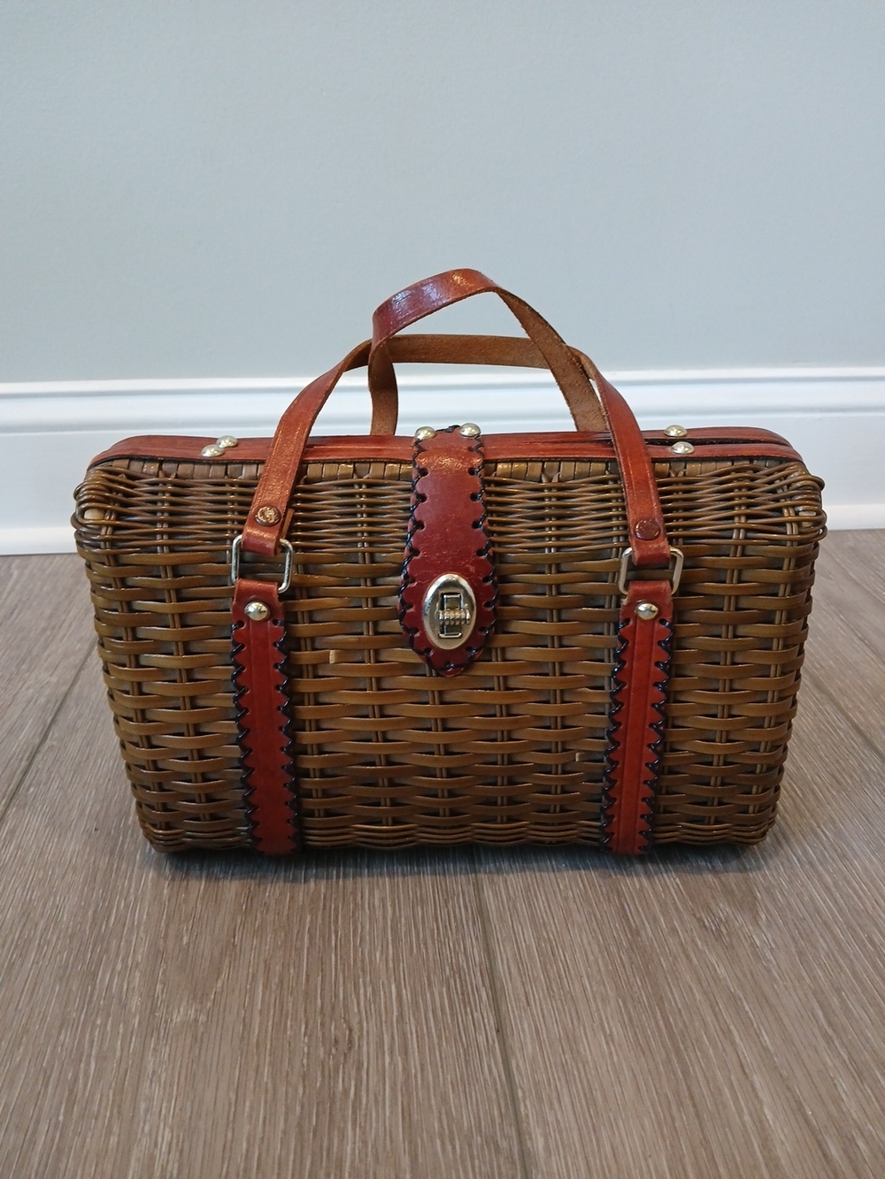 1950s Handmade In Hong Kong  Woven Wicker Plastic Purse Leather Trim Turn Lock